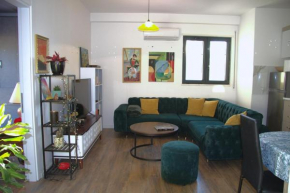 Charming, Central -Located Apartment